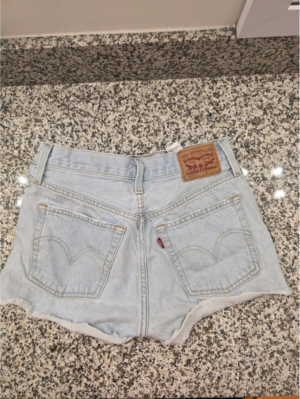 Levi's Women's Cut-Off Denim Jean Shorts Light Blue Size 25 Button Enclosure